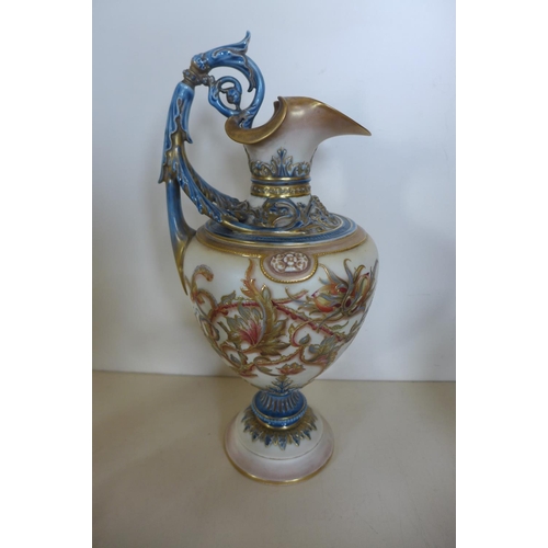 1262 - A Worcester Ewer jug, No 1309 - Rd No 111573 - 27cm tall, in good condition