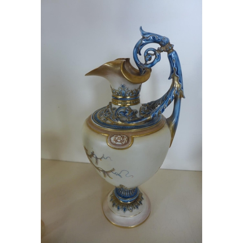 1262 - A Worcester Ewer jug, No 1309 - Rd No 111573 - 27cm tall, in good condition