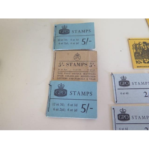 1002 - A collection of thirty two stamp booklets, most appear complete except three earlier booklets, blue ... 