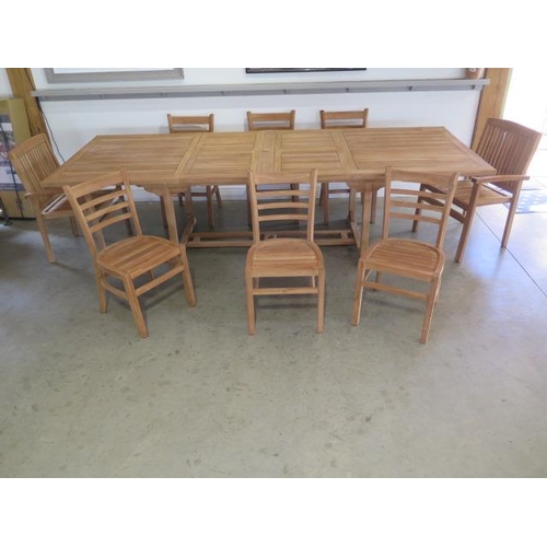 28 - New boxed teak. Extending dining table with 2 fold out leaves. Extends from 186 cm to 297 cm x 110 c... 