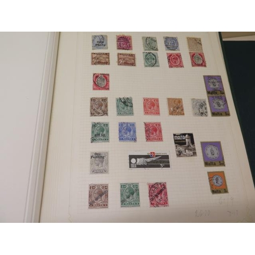 1064 - A collection of 5 albums of commonwealth stamps, many unfranked