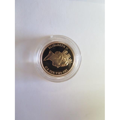 926 - An Elizabeth II gold proof full sovereign, dated 1990 no 0896