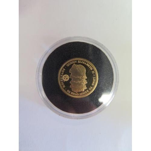 928 - A Elizabeth II gold proof full sovereign 'long to reign over us', dated 2015