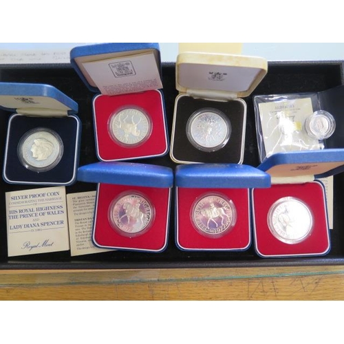 933 - Six boxed silver proof crowns, total 257grams, and a silver proof £1 coin, 9.5grams