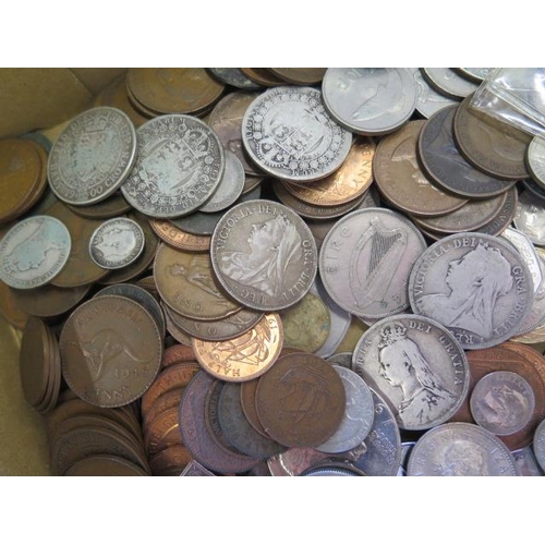 935 - A collection of assorted coinage including Victorian silver coins and a Thaler, silver coins approx ... 