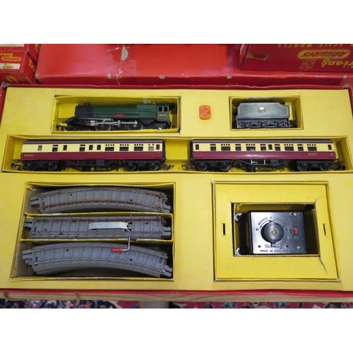 951 - Hornby 00 gauge train set to include RBX train set boxed, Royal Mail set, AIA AIA Deisel Electric lo... 