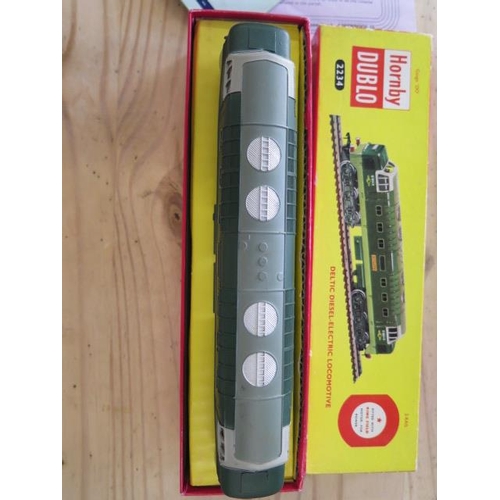 957 - A Horby Dublo Deltic diesel-electric locomotive, 2234 boxed in good condition, not tested, minor wea... 