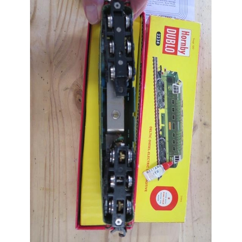 957 - A Horby Dublo Deltic diesel-electric locomotive, 2234 boxed in good condition, not tested, minor wea... 