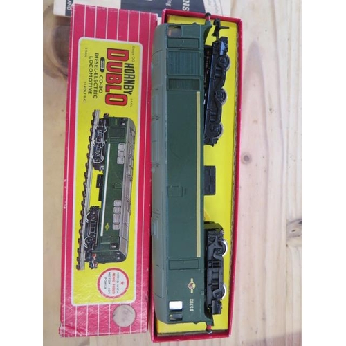 958 - A Hornby-Dublo Co-Bo diesel-electric locomotive, boxed in good condition, not tested, minor wear to ... 