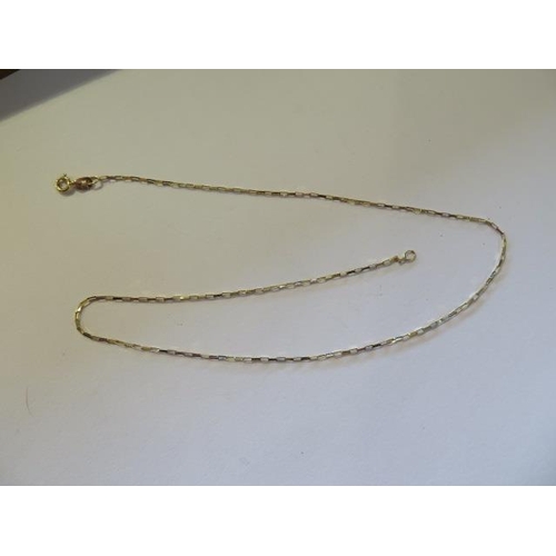 800 - A hallmarked 9ct yellow gold chain, 41cm long, approx 1.3 grams, in good condition (7177A)