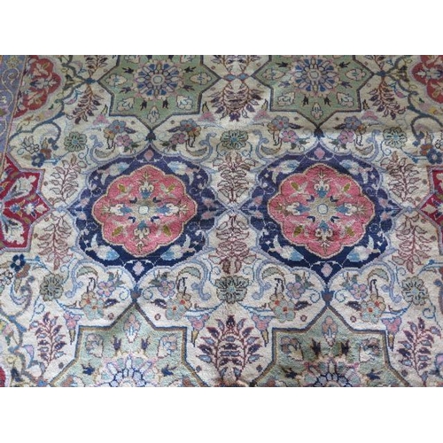 250 - A hand knotted woollen Herisz rug, 2.80m x 1.80m, in good condition