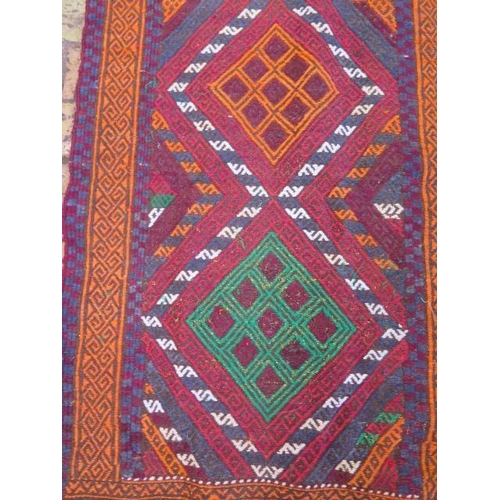 261 - A new hand knotted woollen Suzni Kilim runner, 2.53m x 0.72m