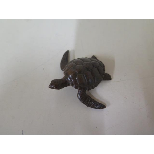 471 - A bronze turtle, 6cm wide