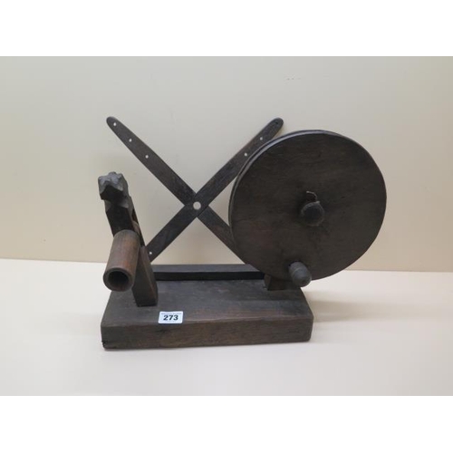 492 - An early wool winder, 39cm long when closed