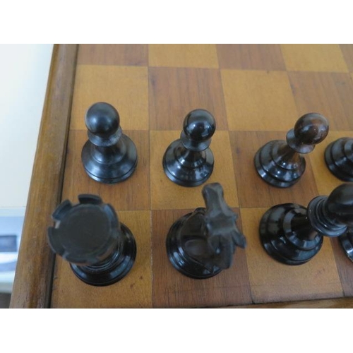 524 - A weighted chess set and board, height of King 10.5cm, board 47cm x 47cm, all good apart from slight... 