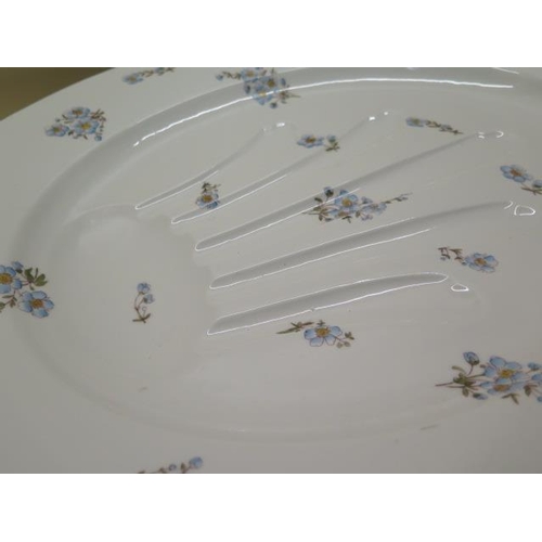 532 - A very large Limoges Turkey platter or carving plate, 51cm x 42cm, no damage and in good condition