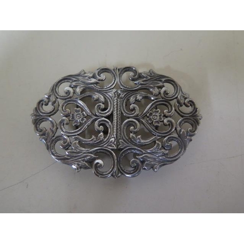 609 - A silver plated nurses buckle, 8cm x 5.5cm, in good condition