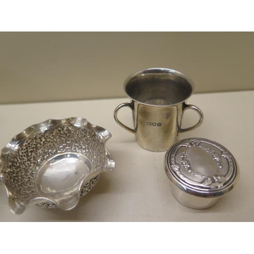 614 - A collection of miniature / small silver and white metal. A scarce C18th Birmingham pill box, 1799, ... 