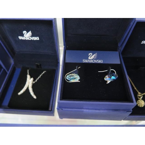 707 - Six pieces of Swarovski jewellery, all in good condition