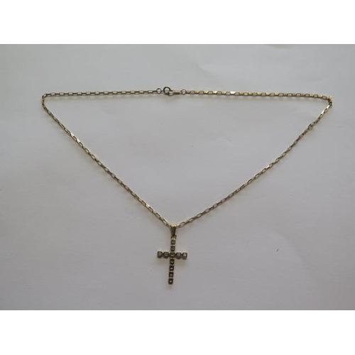 726 - A hallmarked 9ct yellow gold crucifix on a 9ct hallmarked chain, 44cm long, approx 4.2 grams, in goo... 