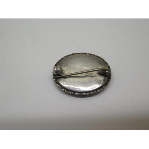 750 - A silver bluejohn brooch, 28mm x 22mm, in good condition