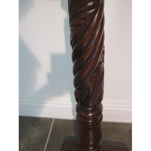 78 - A mahogany carved jardinere / plant stand in good condition, 95cm tall x 31cm diameter top