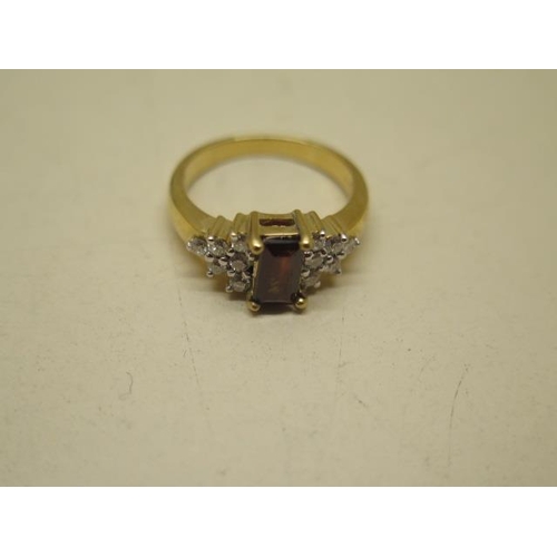 835 - A GTV 18ct monazite and diamond yellow gold ring, size N, gold weight approx 6.7 grams, with certifi... 