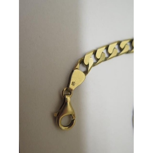 846 - A hallmarked 9ct yellow gold necklace, 52cm long, approx 31.8 grams, clasp working