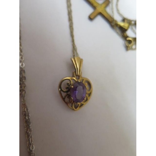 850 - A 9ct gold pendant on a broken chain, approx 2.3 grams and other assorted gilt and silver jewellery,... 