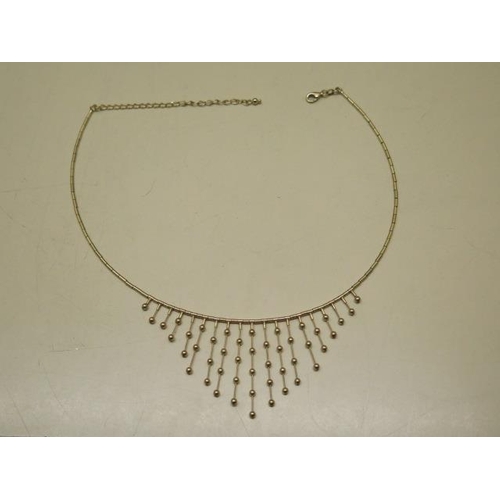 861 - A hallmarked 9ct yellow gold necklet, approx 42cm long, approx 11 grams, in good condition