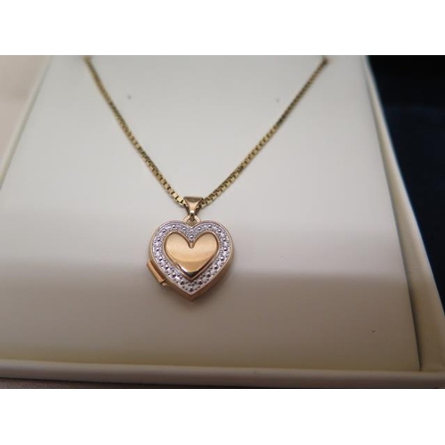 863 - A 9ct gold heart locket on chain and a 9ct heart pendant on chain, total weight approx 8.4 grams