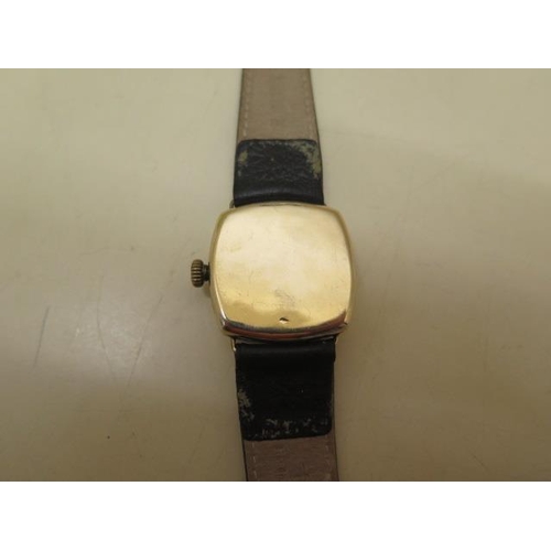 954 - A gents circa 1920s gold plated cushion shape wristwatch with very nice dial, 30mm without winding b... 