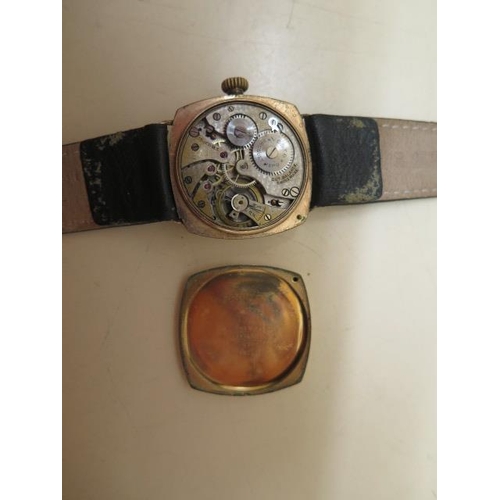 954 - A gents circa 1920s gold plated cushion shape wristwatch with very nice dial, 30mm without winding b... 