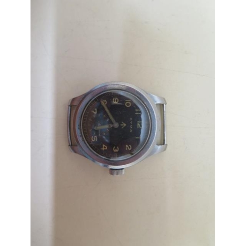 955 - A Cyma WWW military manual wind wristwatch, one of the Dirty Dozen military watches, dust cover with... 