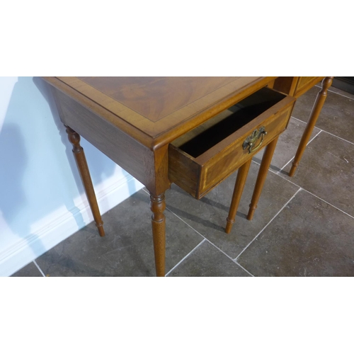 16 - A pair of lamp tables with a single drawer on turned legs made by a local craftsman to a high standa... 