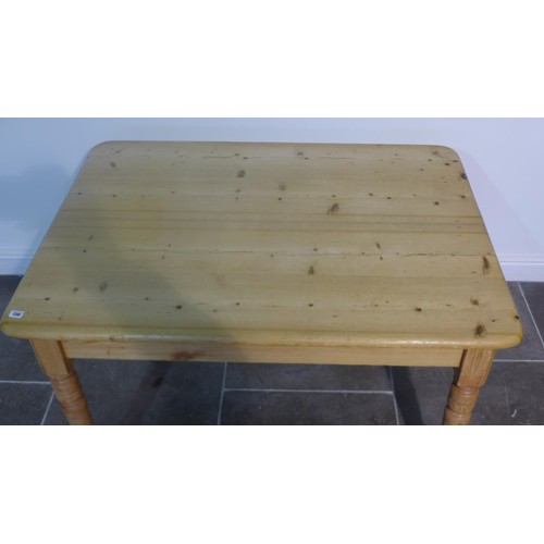 100 - A late Victorian/Edwardian pine kitchen table - Height 73cm x 122cm x 90cm