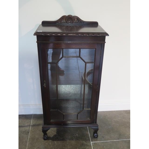 43 - A mahogany single door display cabinet with two glass shelves - Height 113cm  x 53cm x 31cm