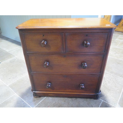 54 - A nice Victorian mahogany chest of two over two drawers of small size - Height 91cm x 87cm x 43cm - ... 