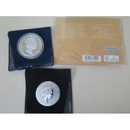 694 - 2016 William Shakespear fine silver coin, wrapped, a 1oz fine silver 2019 £2 coin and a 1993 Austral... 