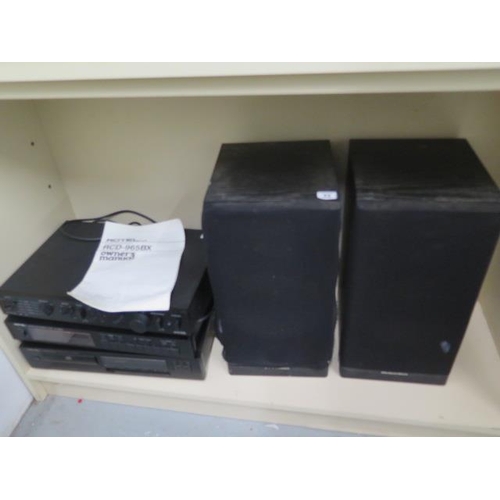 33 - A Rotel two piece system RT850 AL and 8000A amplifier together with speakers, remote, leads - PAT te... 