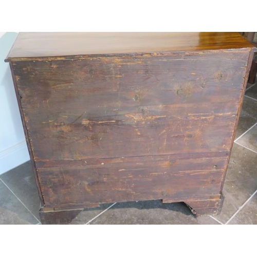 81 - A good quality Georgian mahogany four drawer chest of small proportions on shaped bracket feet - hei... 