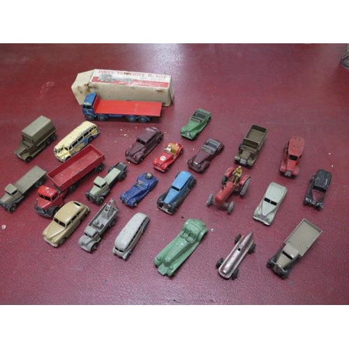 928 - A collection of 23 vintage diecast vehicles mostly Dinky including a Foden flat bed truck 502 with b... 