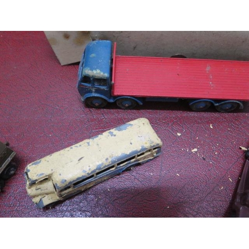 928 - A collection of 23 vintage diecast vehicles mostly Dinky including a Foden flat bed truck 502 with b... 