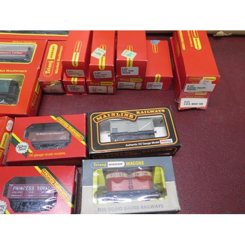 931 - A good lot of Hornby OO gauge rolling stock and accessories mostly boxed, nothing has been checked t... 