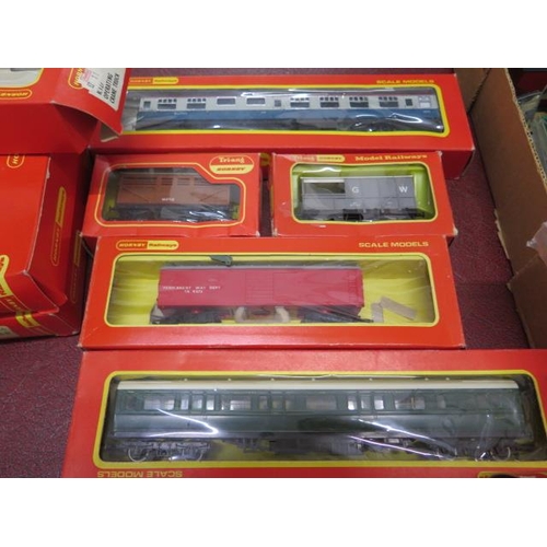 931 - A good lot of Hornby OO gauge rolling stock and accessories mostly boxed, nothing has been checked t... 