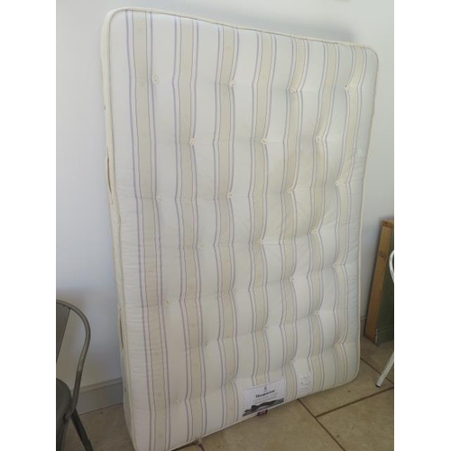 13 - A good quality oak bed, 4' 6