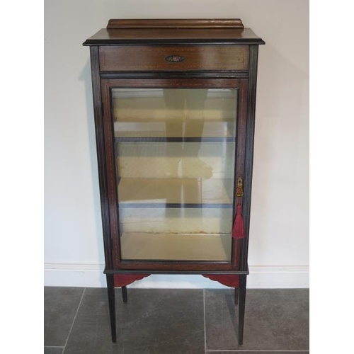 81 - An Edwardian mahogany display cabinet, 132cm tall x 61cm x 34cm in generally good condition