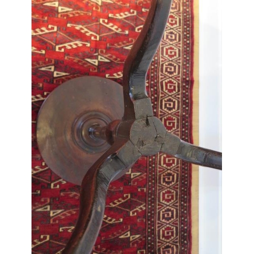 79 - A good Georgian tripod side table with a mahogany 45cm diameter top, 65cm tall