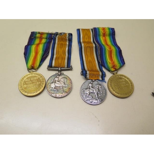 949 - Two pairs of WWI medals and Royal Fusiliers badge 279199 PTE P Burke, 4 London regt; 238107 PTE B Va... 