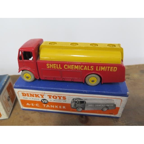 806 - 4 Dinky lorries- A.E.C tanker 591, Guy van 514, Big Bedford 522 and Foden 501 and a fire engine 555,... 